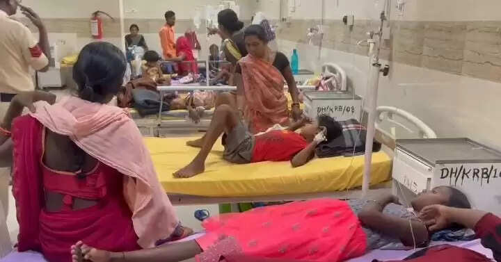 काेरबा&nbsp;में&nbsp;&nbsp;43 बच्चाें&nbsp;सहित&nbsp;51&nbsp;लाेग&nbsp;फूड प्वाइजनिंग&nbsp;के&nbsp;शिकार,&nbsp;अस्पताल में भर्ती