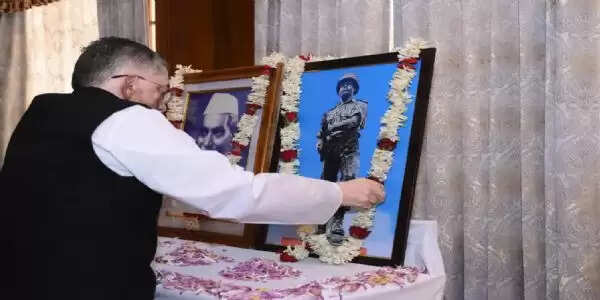 झारखंड के राज्यपाल ने प्रथम राष्ट्रपति डॉ. राजेंद्र प्रसाद और शहीद लांस नायक अल्बर्ट एक्का को दी श्रद्धांजलि