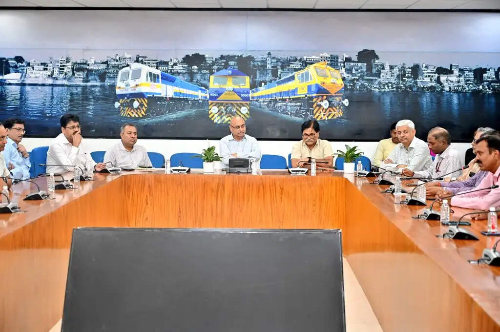 बरेका के प्रमुख मुख्य विद्युत इंजीनियर सुशील कुमार बने पटियाला लोकोमोटिव वर्क्स के प्रिंसिपल चीफ एडमिनिस्ट्रेटिव