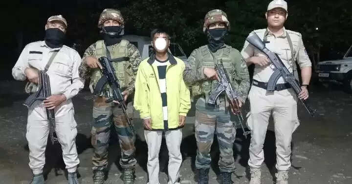 मणिपुर में चार प्रीपाक (प्रो) उग्रवादी गिरफ्तार, हथियार बरामद