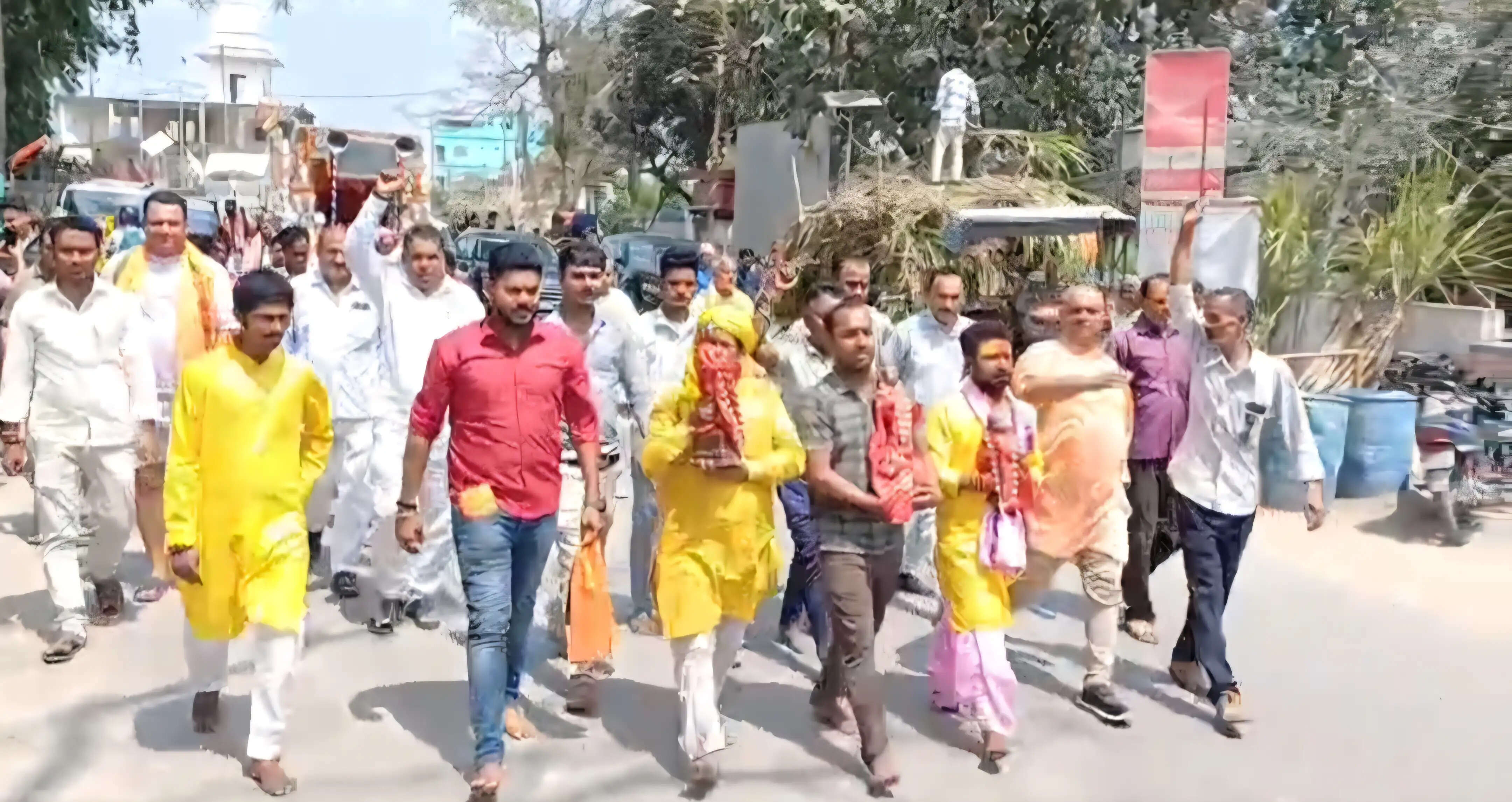 मशरक में मालखाने से निकलकर रथ पर सवार हुए प्रभु श्री राम