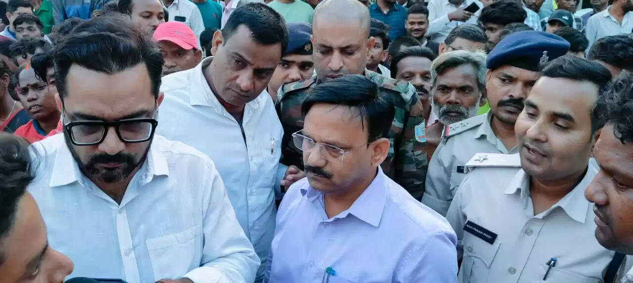 सड़क दुर्घटना में दो की मौत, विरोध में जाम हुआ सड़क