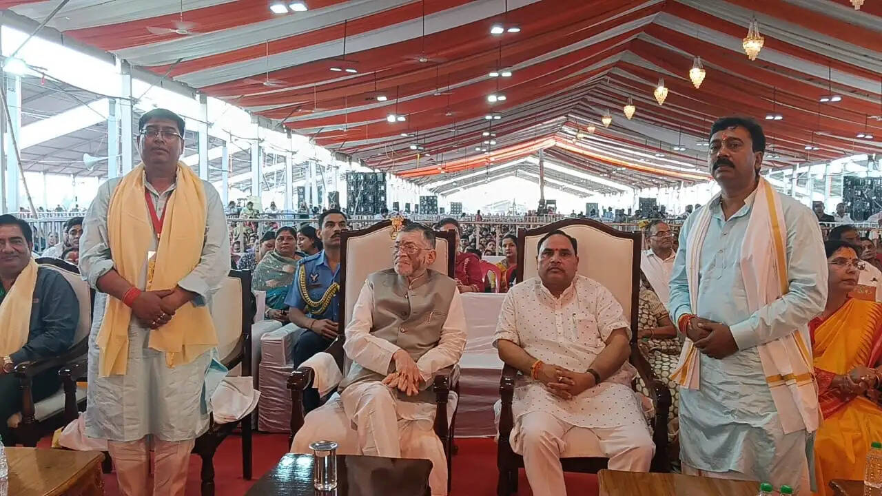 रांची में शिव महापुराण कथा का दूसरा दिन भक्ति में सराबोर, पंडित प्रदीप मिश्रा ने दिया सत्य और संयम का संदेश