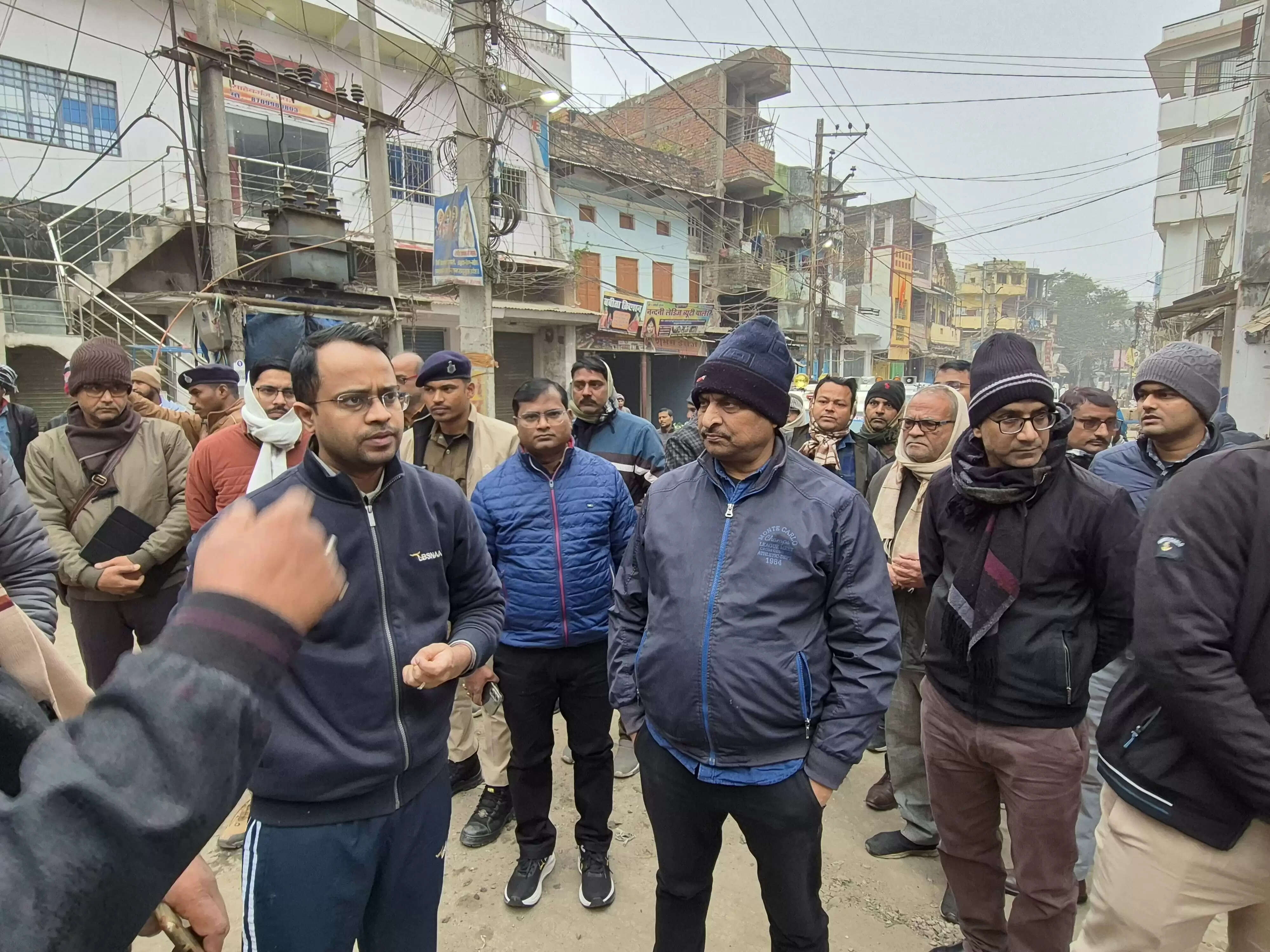 डीएम ने किया खनुआ नाला का स्थलीय निरीक्षण