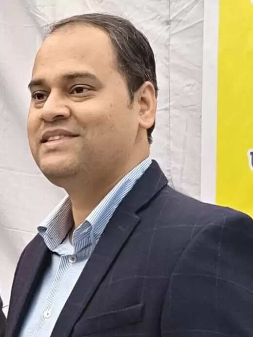 अपात्र को काम देने के मामले में जिला पंचायतराज अधिकारी, ग्राम सचिव और ग्राम प्रधान को नोटिस