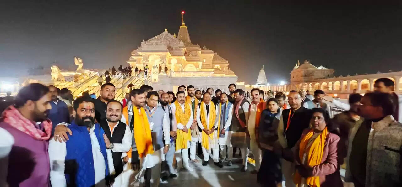 हनुमत लला को नवाया शीश, रामलला के दर्शन कर पंकज चौधरी ने की संगठन की मजबूती व जनकल्याण की कामना