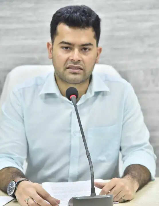 दिव्यांगजनों के लिए निशुल्क कृत्रिम अंग वितरण शिविर का आयोजन पांच से सात अक्टूबर तक : तन्मय खन्ना
