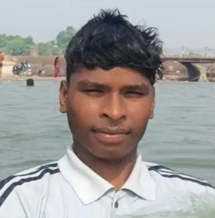 शादी वाले घर की सजावट करते बुझ गया घर का चिराग, करंट लगने से युवक की मौत