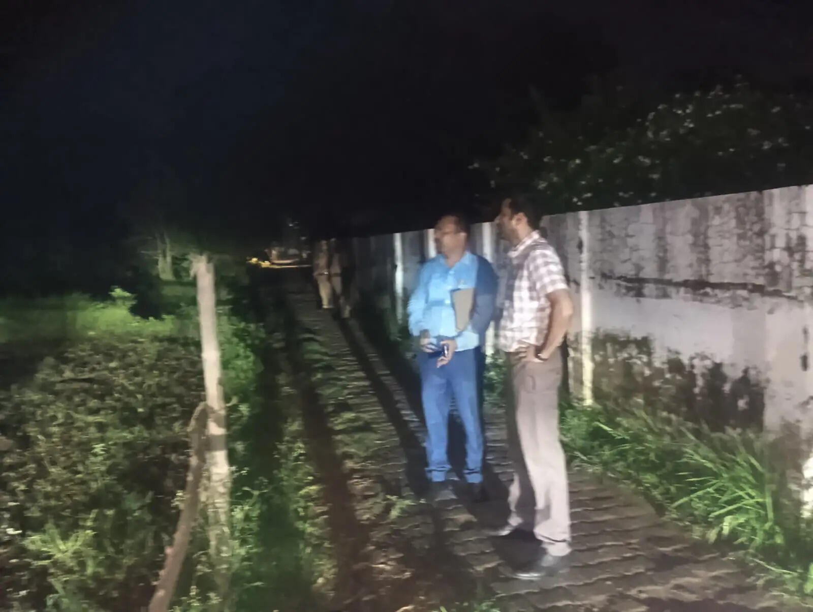डीएम ने स्थलीय निरीक्षण कर पकड़ी स्टांप चोरी, मुकदमा दर्ज कराने के दिए निर्देश