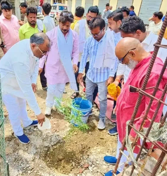 राज्य मंत्री ने स्वतंत्रता संग्राम सेनानी के नाम से गेट का किया शिलान्यास