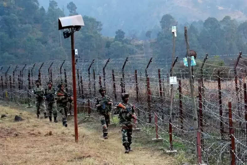(अपडेट) पाकिस्तान नहीं आ रहा बाज, कुपवाड़ा, बारामूला, उरी और अखनूर में नियंत्रण रेखा पर सीमा पार से की गोलाबारी