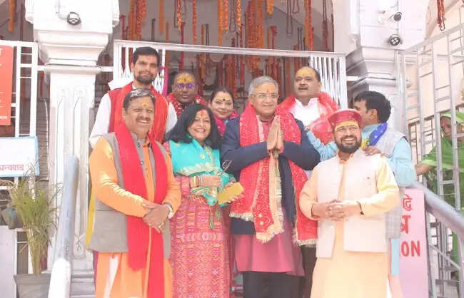 उत्तरकाशी में भारत-चीन सीमा से सटे पोलिंग बूथों का मुख्य निर्वाचन आयुक्त ज्ञानेश कुमार ने किया निरीक्षण