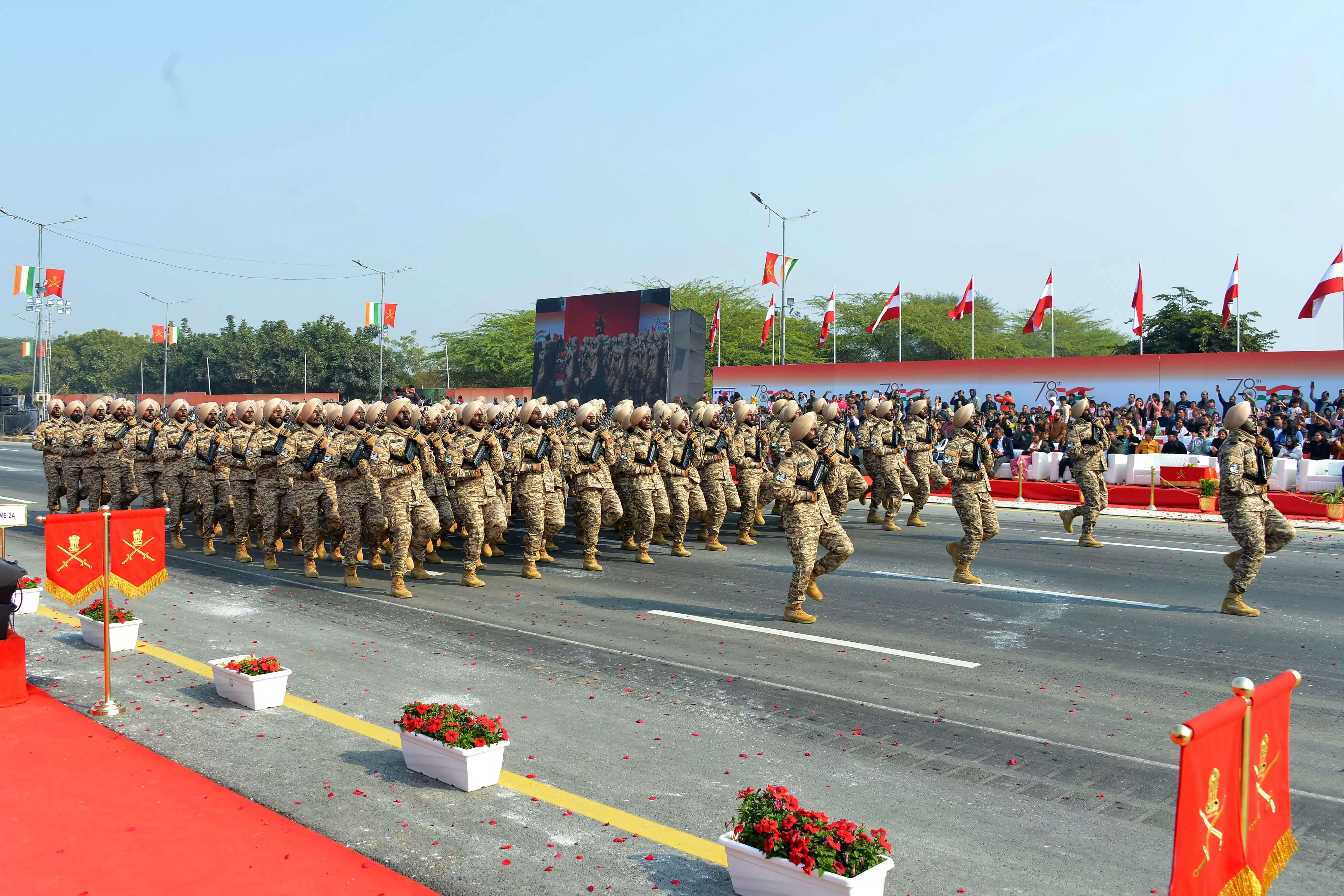 सेना दिवस परेड: फुल ड्रेस रिहर्सल में उमड़ा जनसैलाब और देशभक्ति के गूंजे नारे