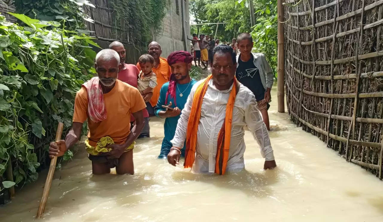 फारबिसगंज में परमान नदी बरपा रहा कहर,दर्जनों गांवों में बाढ़ से हालात