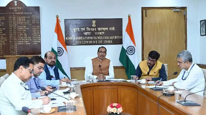 खरीफ की बुआई से पहले सभी केवीके और आईसीएआर किसान जागरूकता अभियान चलाएंः शिवराज सिंह चौहान