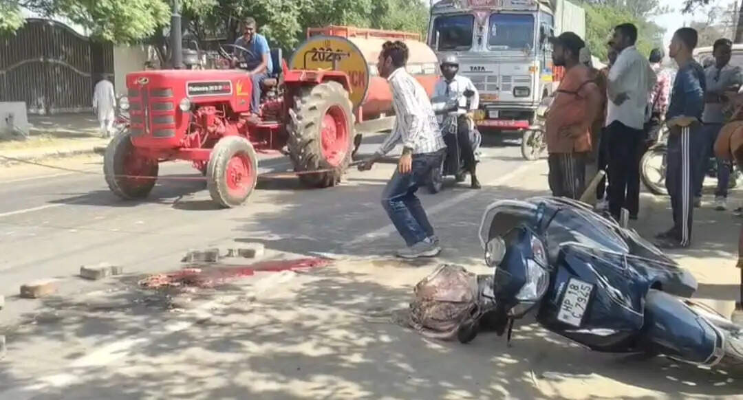 कालाअंब में भीषण सड़क हादस, टिप्पर की टक्कर से स्कूटी सवार 27 साल की युवती की मौत