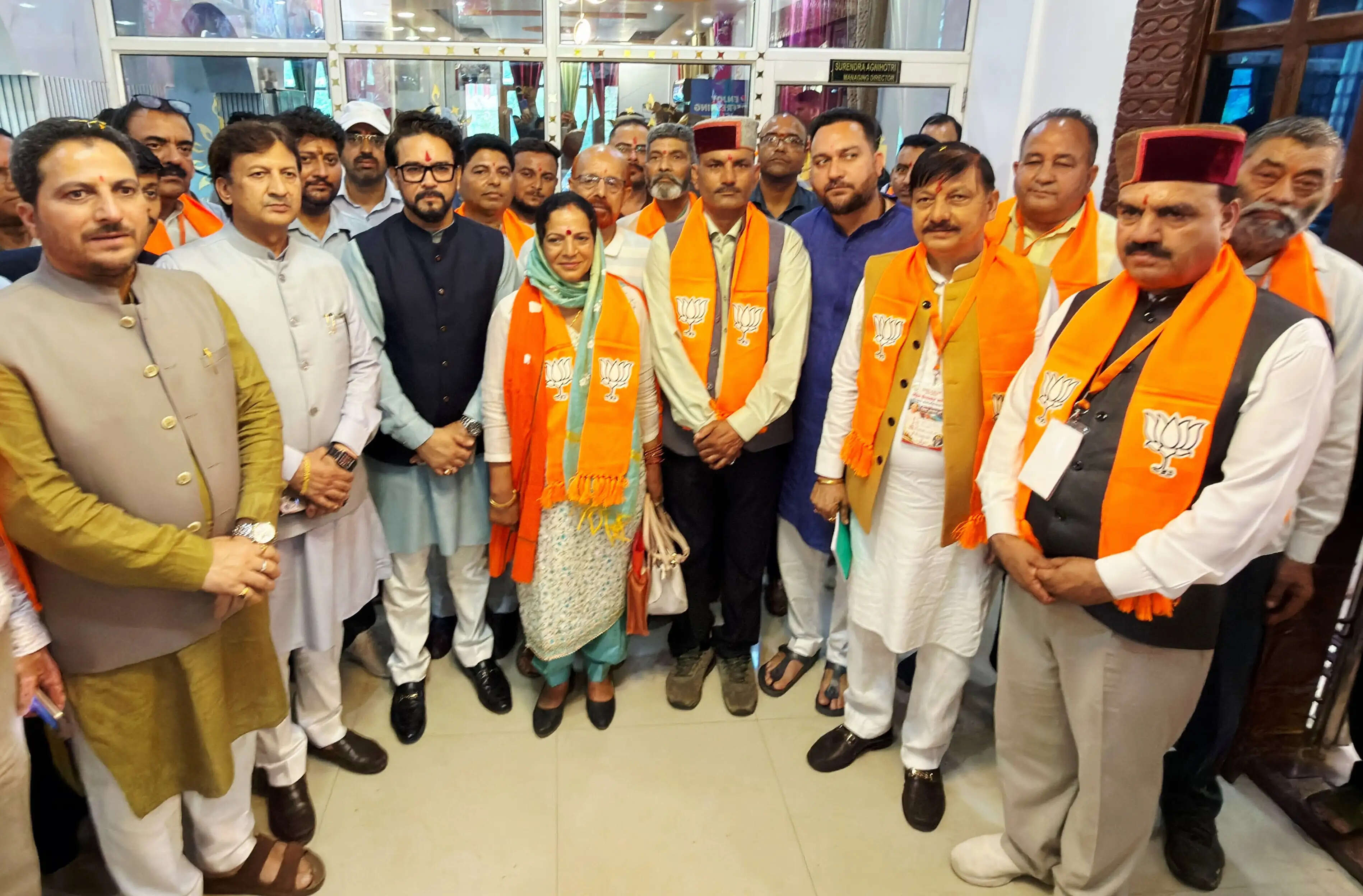 मोदी सरकार की उपलब्धियां घर-घर पहुंचाएं भाजपा कार्यकर्ता : अनुराग ठाकुर
