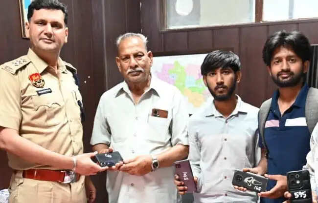 सोनीपत पुलिस ने 52 मोबाइल तालाशकर असल मालिकों को लौटाए
