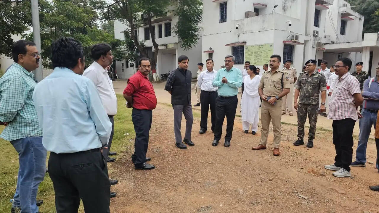 मुख्य न्यायाधीश के देवघर आगमन को लेकर न्यायालय में उच्चस्तरीय बैठक