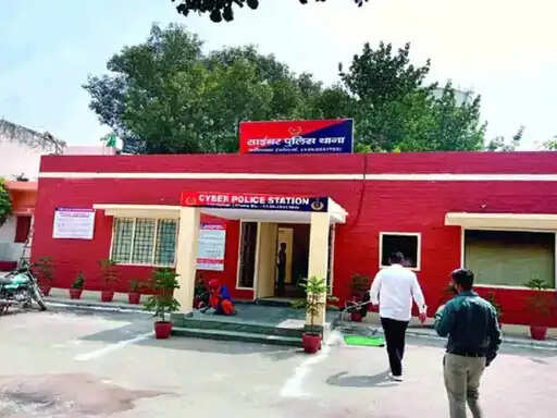 फरीदाबाद : न्यूड वीडियो बनाकर युवक से हड़पे लाखों