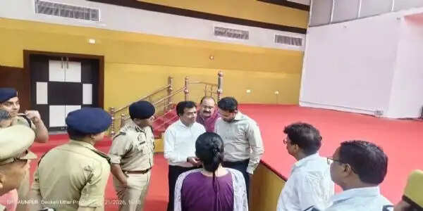 राज्यपाल के प्रस्तावित आगमन की तैयारियां तेज, डीएम-एसएसपी ने पूर्वांचल विश्वविद्यालय का लिया जायजा