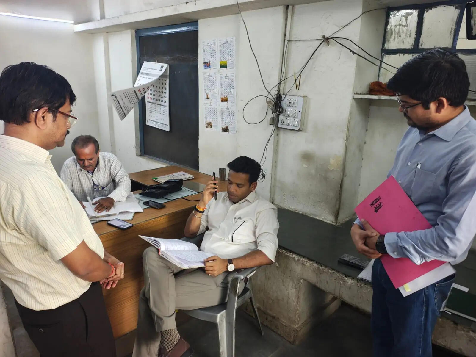 जिला कलेक्टर ने जलदाय विभाग के कन्ट्रोल रूम का किया निरीक्षण