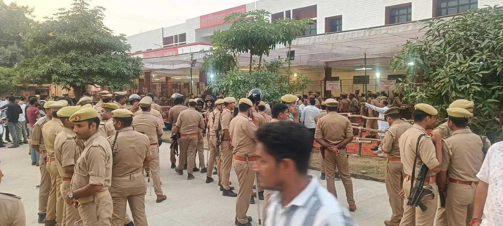 गोरखपुर : गोरखपुर-फैजाबाद खंड शिक्षक निर्वाचन क्षेत्र से भाजपा के ध्रुव त्रिपाठी 307 मतों से जीते