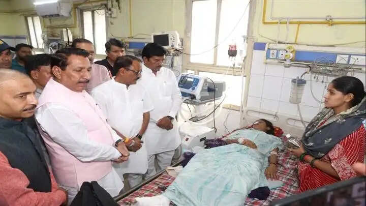 ग्वालियर हादसे की मजिस्ट्रियल जांच के आदेश, ट्रॉमा सेंटर पहुंचे केन्द्रीय मंत्री ज्योतिरादित्य सिंधिया