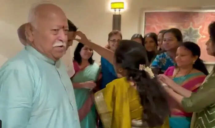 सरसंघचालक डॉ. भागवत पहुंचे न्यूयॉर्क, मैडिसन स्क्वायर पर करेंगे सभा को संबोधित