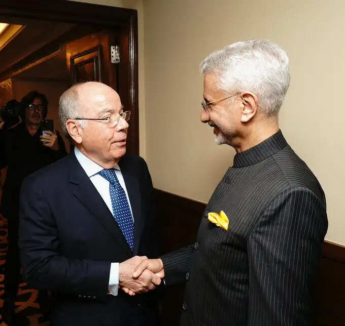 विदेश मंत्री डॉ जयशंकर ने ब्राजील के राष्ट्रपति से की मुलाकात