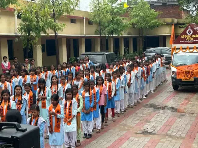 अभाविप की देशव्यापी मुहिम 'परिसर चलो अभियान' का काशी प्रांत में हुआ शुभारम्भ