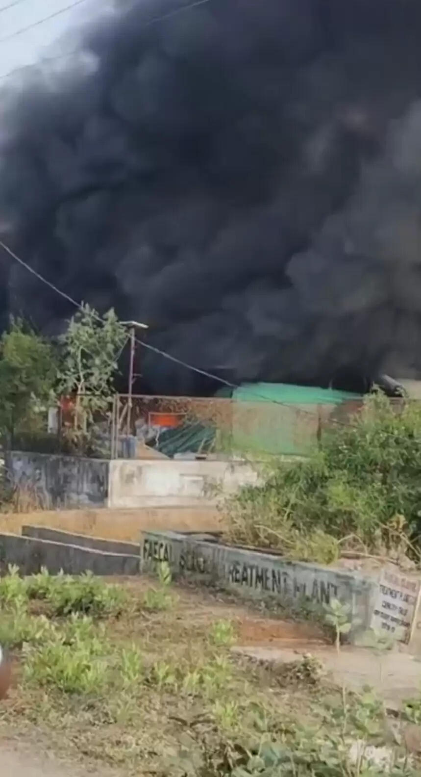 धमतरी : मगरलोड के मणिकंचन केंद्र में भीषण आग, लाखों की संपत्ति जलकर खाक