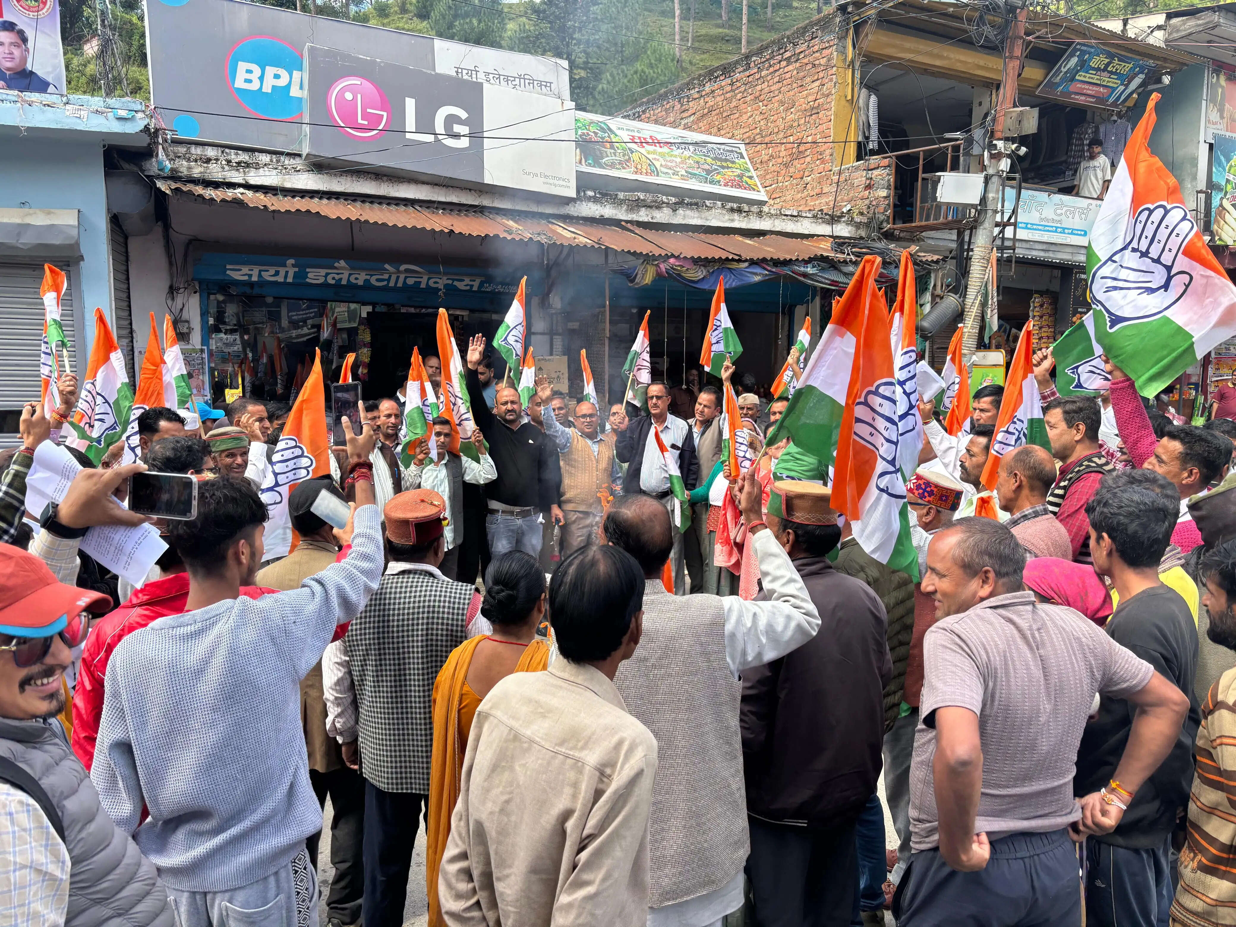 कांग्रेसियो ने फूंका सीईओ ज्ञानेश कुमार का पुतला