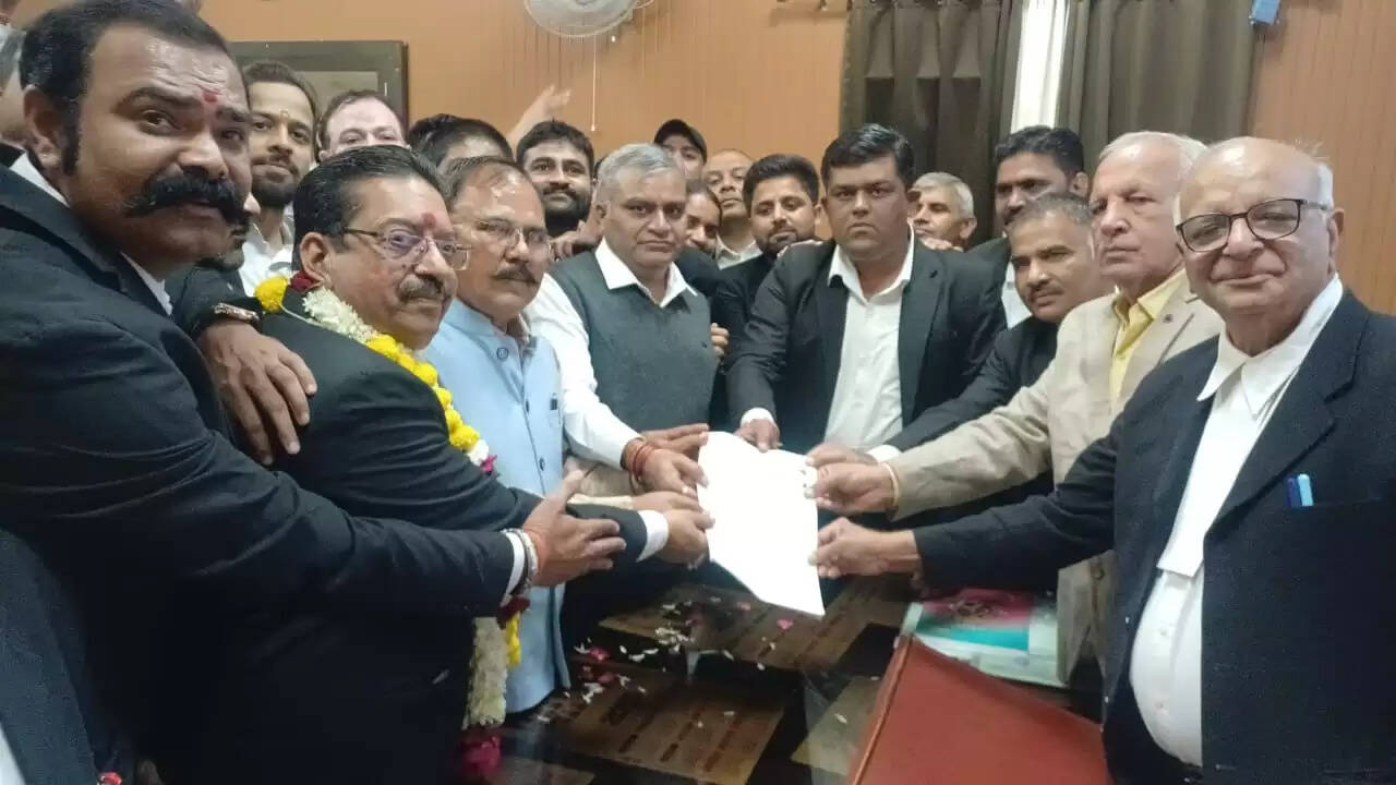 रणजीत जोशी ने अध्यक्ष पद के लिए फिर भरा नामांकन