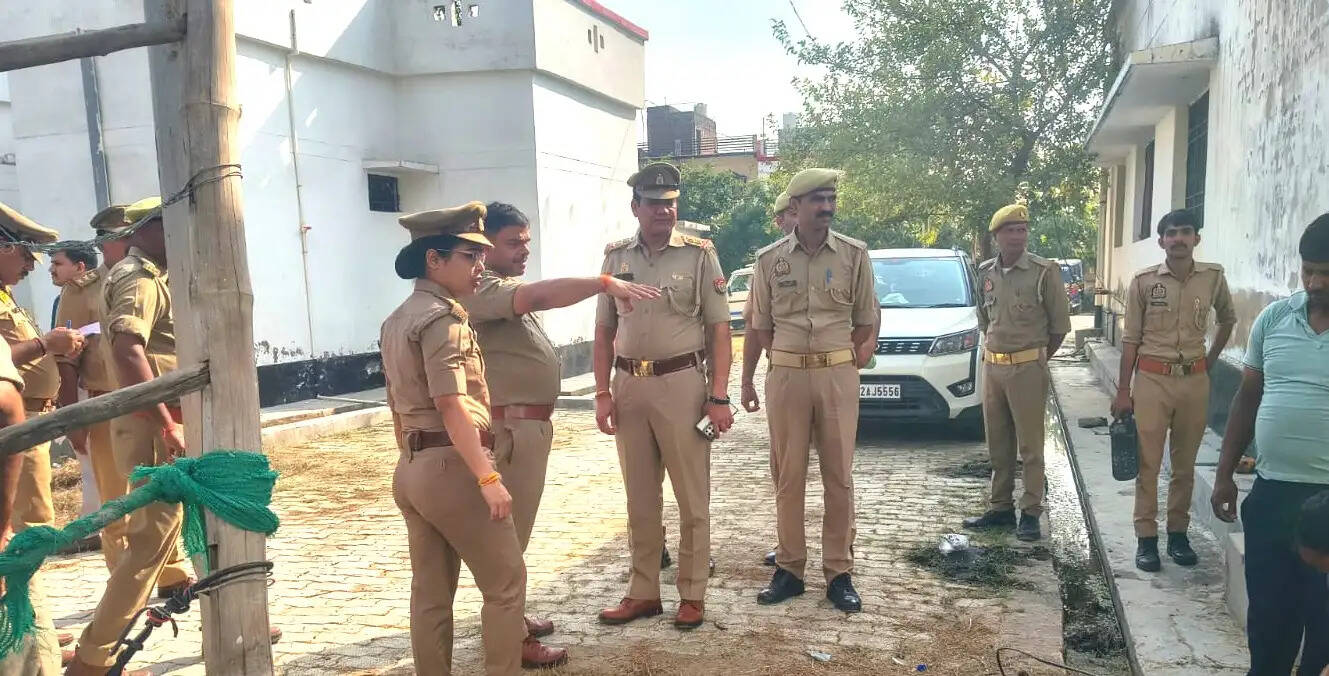 एएसपी ने महिला, साइबर और एएचटीयू थाने का औचक निरीक्षण किया