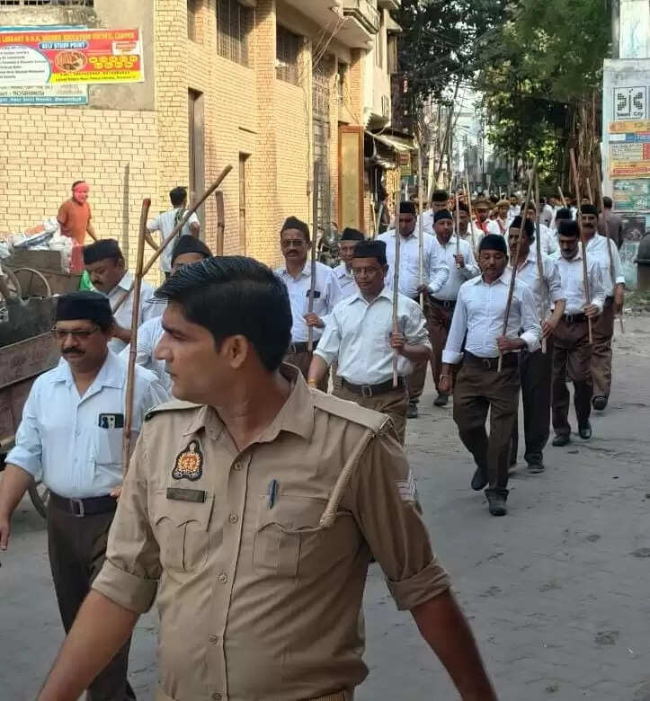 राष्ट्रीय स्वयंसेवक संघ ने साै वर्ष पूर्ण होने के उपलक्ष्य में निकाला पथ संचलन