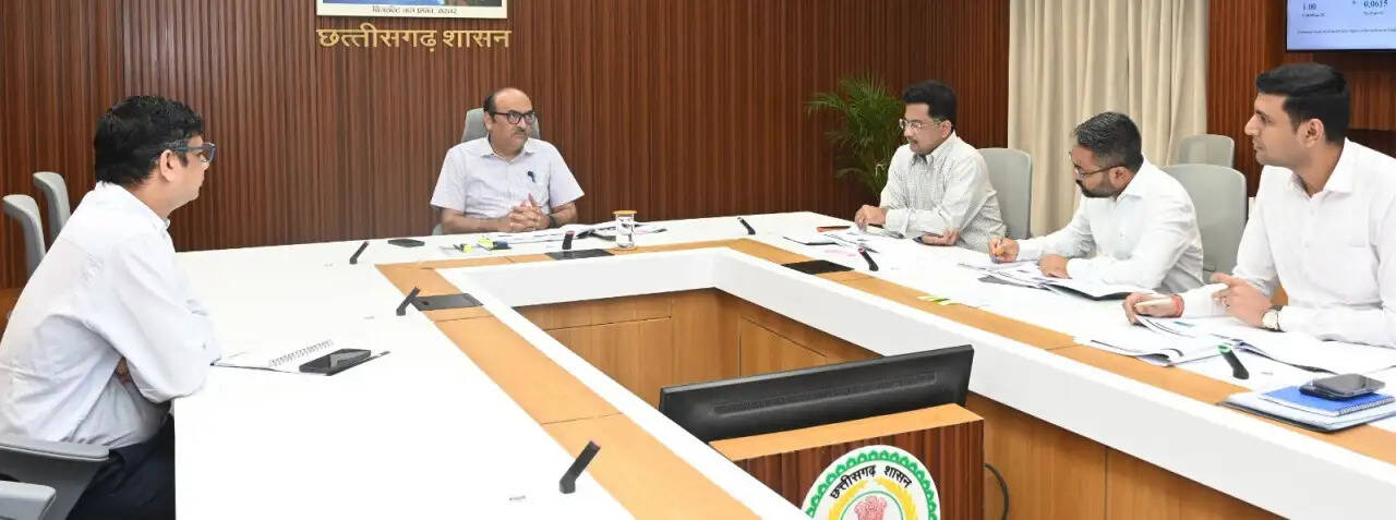 मुख्य सचिव की अध्यक्षता में प्रधानमंत्री आवास योजना (शहरी) की समीक्षा बैठक संपन्न