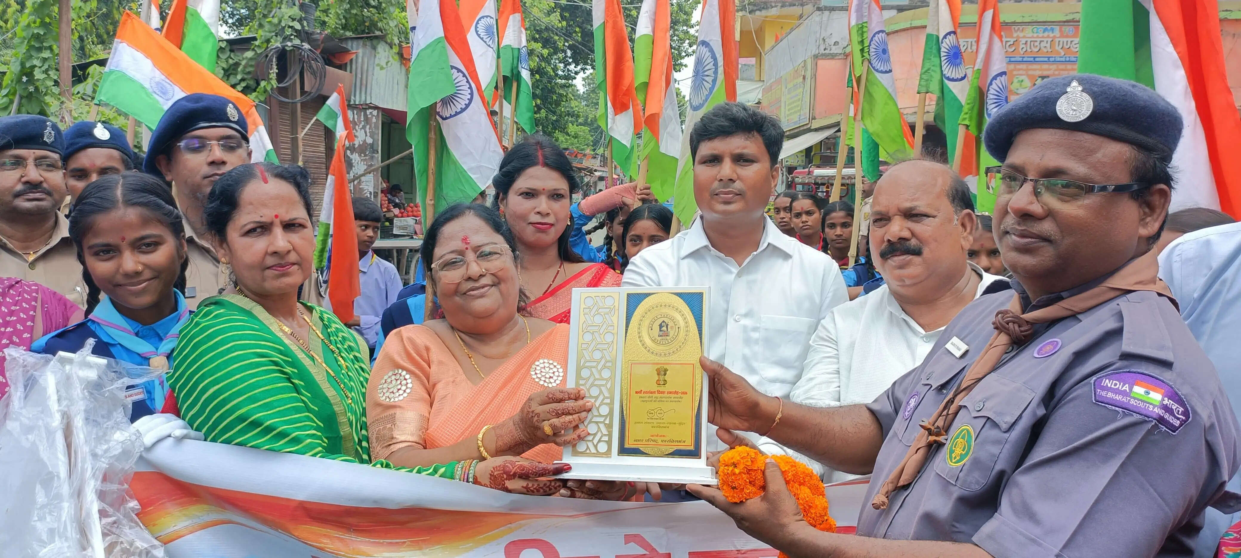 स्वतंत्रता दिवस से पूर्व प्रभात फेरी तिरंगा यात्रा के साथ अमर शहीदों की प्रतिमा पर किया गया माल्यार्पण
