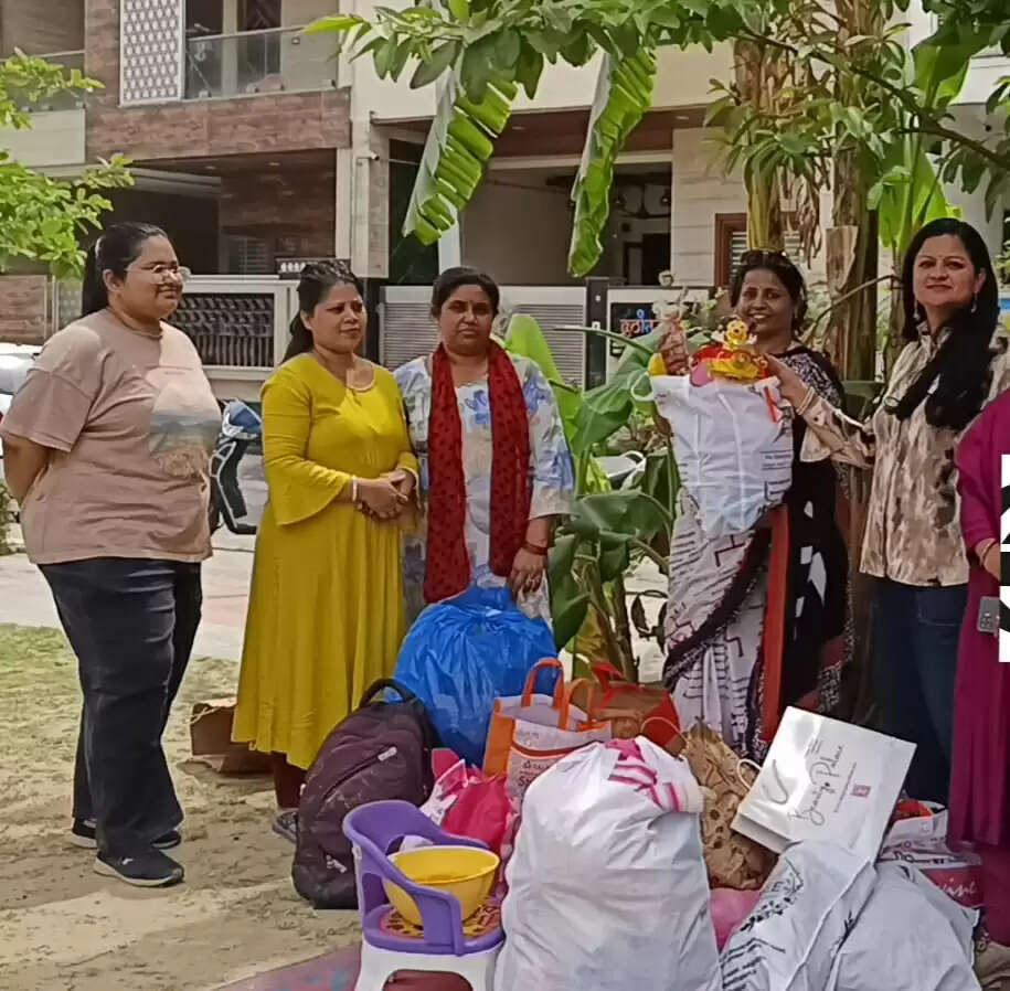 पुराने खिलौने और सामान को उपयोगी बनाकर जरूरतमंद बच्चों को चेहरे पर मुस्कान लाने में जुटी नमन जैन