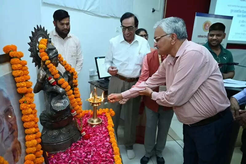 अपनी स्मृति पर भरोसा करता है भारतः डॉ. कपिल तिवारी