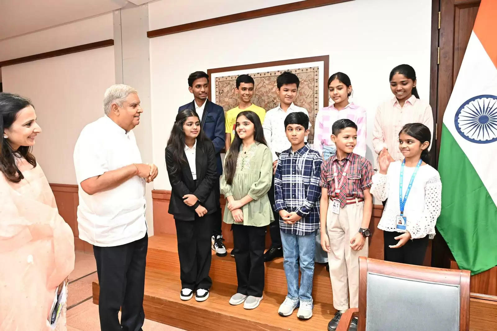 पत्रकारिता को दोहरे मानदंडों और अनैतिक आचरण से निपटना चाहिए : उपराष्ट्रपति