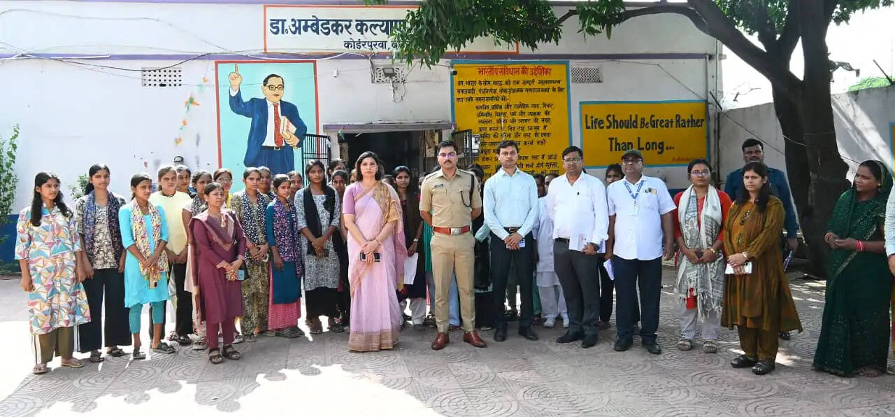 विद्यार्थी सहयोग शिविर का शुभारंभ, छात्राओं ने डीएम के समक्ष रखे सुझाव