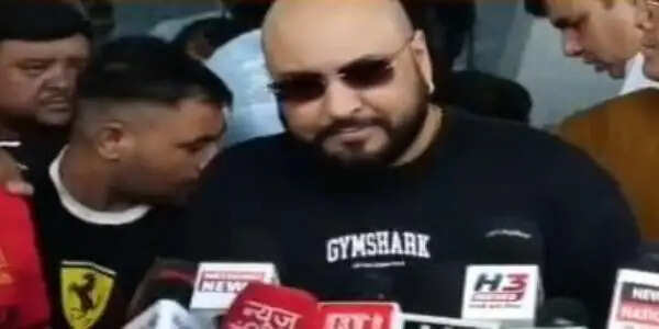 मशहूर सिंगर बी प्राक पहुंचे रायपुर, एयरपोर्ट पर हुआ भव्य स्वागत