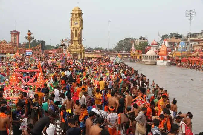 कांवड़ मेले के छठे दिन हरिद्वार से 34 लाख से अधिक कांवड़िये गंगाजल लेकर रवाना