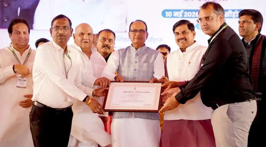 मध्य प्रदेश में विकास का महायज्ञ चल रहा है : शिवराज