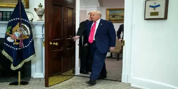 राष्ट्रपति ट्रंप ने कहा-सोमालियाई कचरा, वह अमेरिका से कहीं और चले जाएं