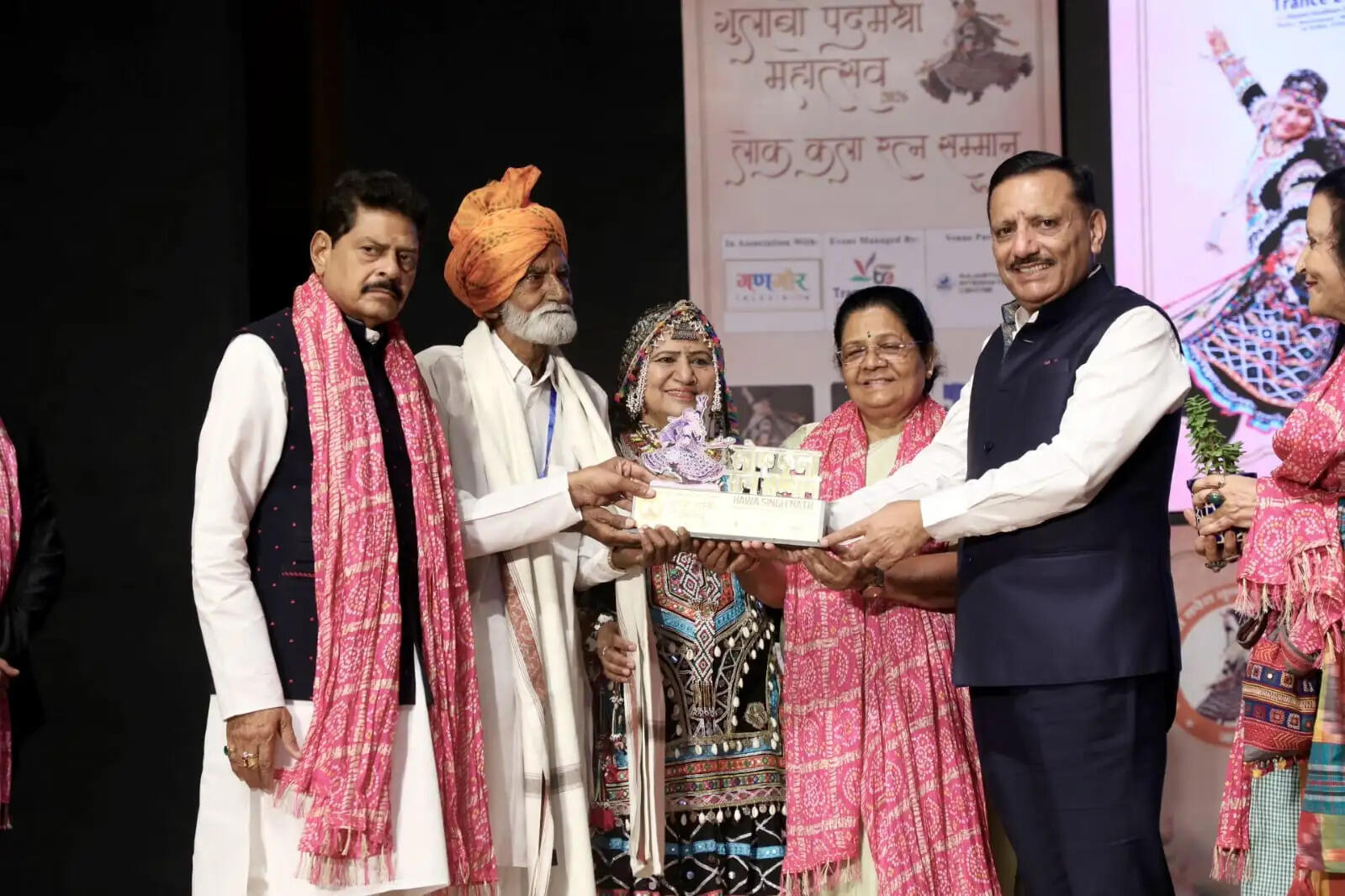 गुलाबो पद्मश्री महोत्सव:मंच पर दिखी राजस्थान की कला-संस्कृति की झलक