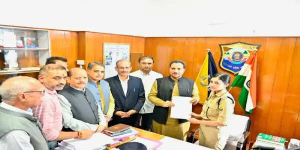 अमित शाह पर टिप्पणी को लेकर हिमाचल भाजपा ने पवन खेड़ा के खिलाफ पुलिस में दी शिकायत