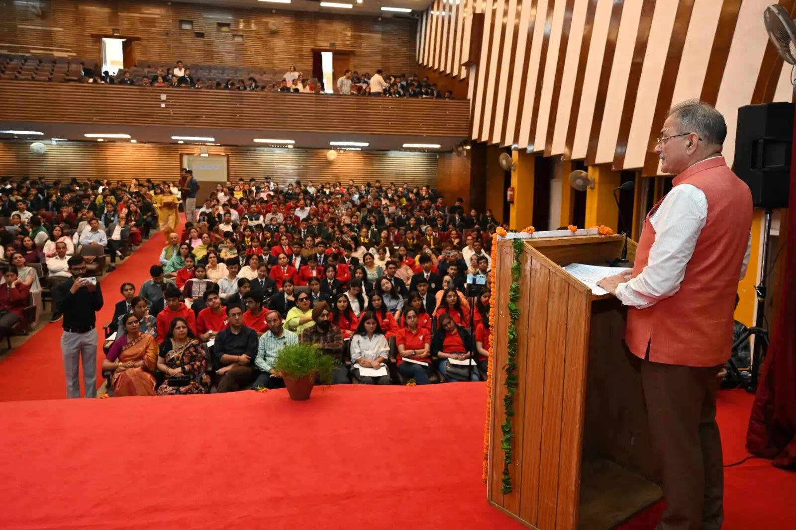 औषधीय पौधों के वैज्ञानिक उपयोग से हरित उद्यमिता का हब बन सकता है हिमाचल : राज्यपाल कविन्द्र गुप्ता
