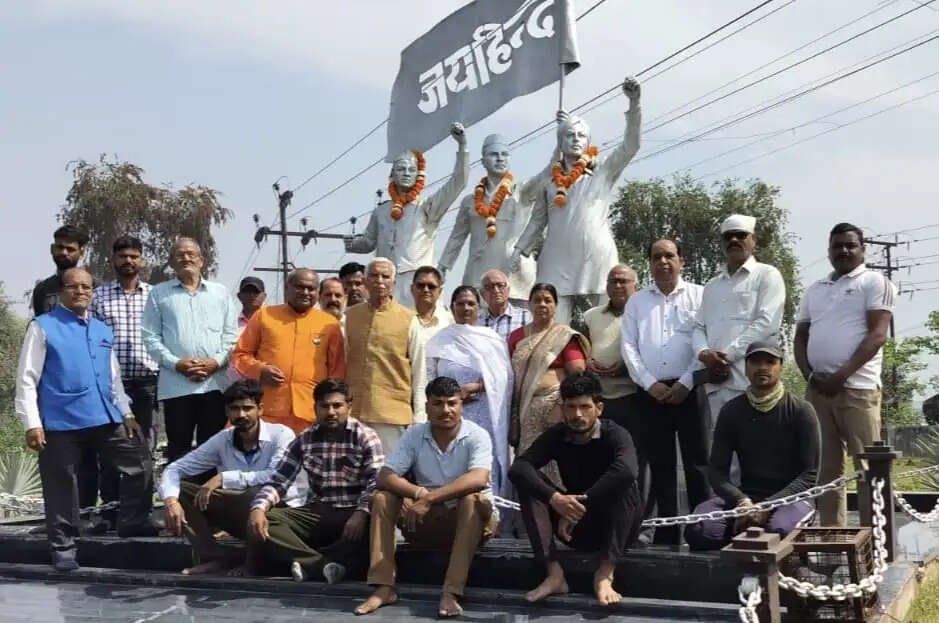 भगत सिंह, राजगुरु व सुखदेव की जीवटता से आज की पीढ़ी देशभक्ति की प्रेरणा ले : जितेंद्र